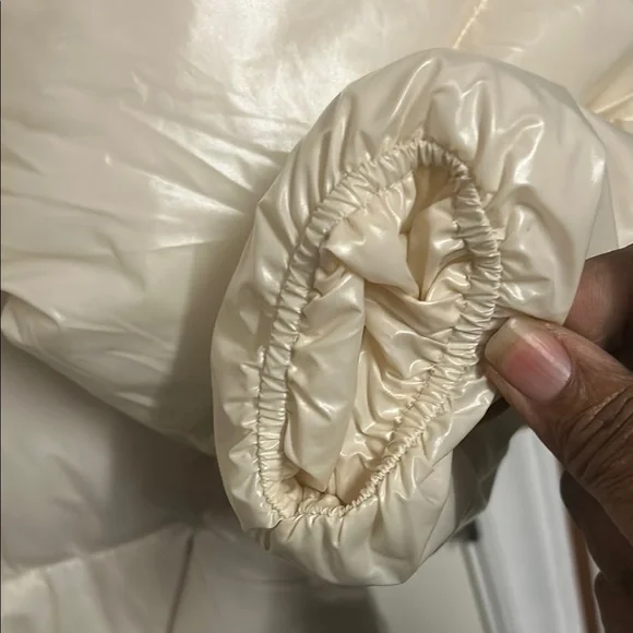 NWT Cream Puffer Jacket - Picture 11 of 11